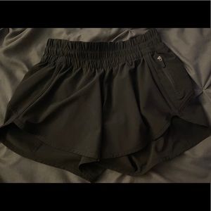 Lululemon Tracker V shorts size 4